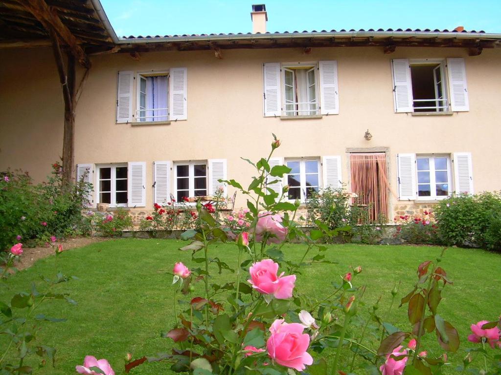 Bed and Breakfast La Ferme Des Roses Panissieres Экстерьер фото