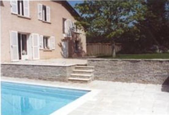 Bed and Breakfast La Ferme Des Roses Panissieres Экстерьер фото