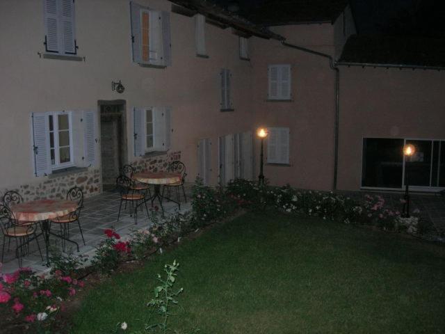 Bed and Breakfast La Ferme Des Roses Panissieres Экстерьер фото